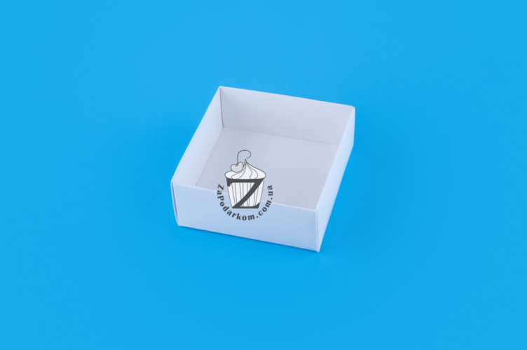 Коробка для 4 конфет 8 х 8 х 3,5 см с окном Серебро
