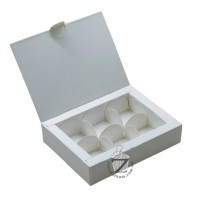 Коробка для 6 конфет 14,5 х 11 х 3 см Белая