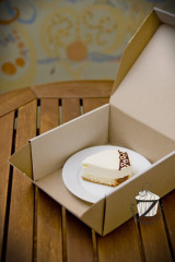 Коробка 17,7 х 16,5 х 8,3 см Cake Box гофрокартон Белая