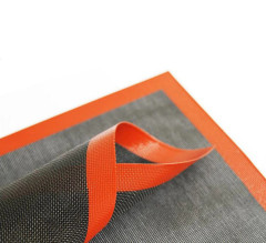 Коврик силиконовый перфорированный 40 х 30 см Airmat, черный